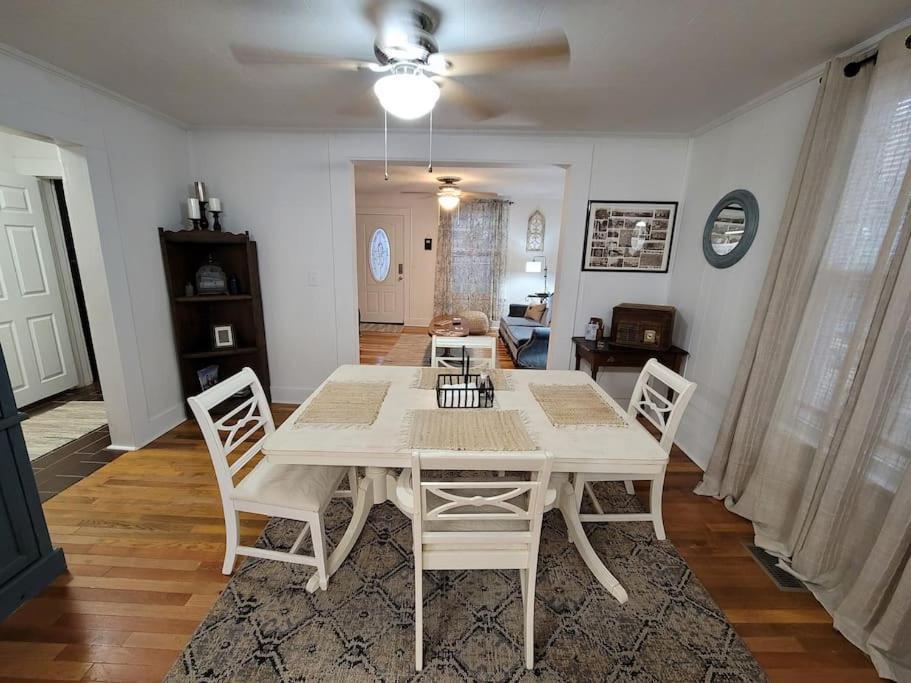 בריסטול Apple Hill Bungalow, Family And Pet Friendly! מראה חיצוני תמונה